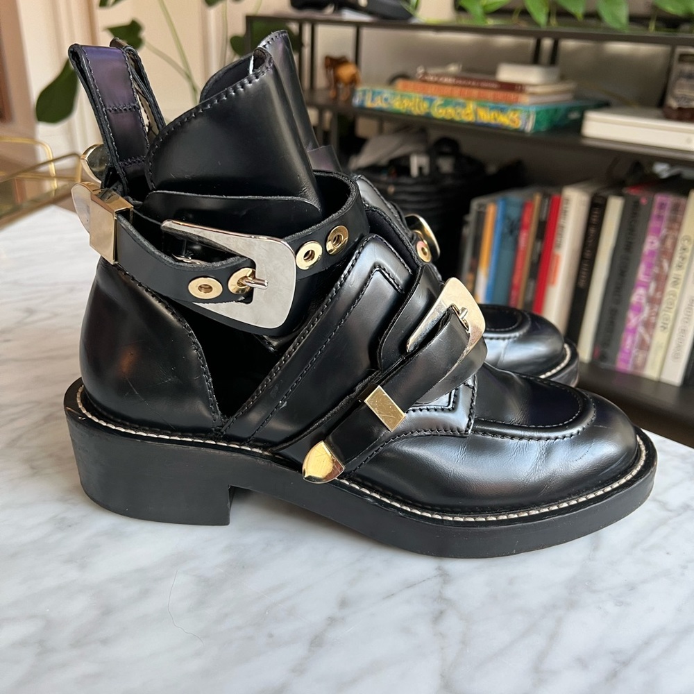 Balenciaga Cut Out Ceinture Black Leather Boots